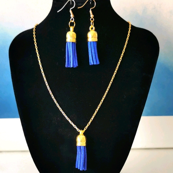 #13~New. Tassel Necklace and earring set - Picture 1 of 2